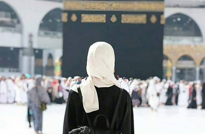 Pemerintah Saudi menetapkan pedoman pakaian umrah bagi wanita. (Arabian Business)