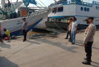 Anggota Polsek KPL (Kawasan Pelabuhan dan Laut) Banjarmasin, melaksanakan patroli disertai Dialogis, Rabu (8/11/2023), (SuarIndonesia/DO)