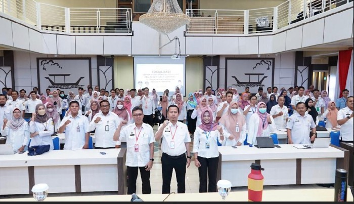 Pemko Banjarmasin melalui Bagian Organisasi menggelar Sosialisasi Sistem Pemantauan dan Evaluasi Kinerja Pelayanan Publik dalam Aplikasi SIMONIK, bertempat di Aula Kayuh Baimbai Balaikota Banjarmasin, Rabu (8/11/2023). (SuarIndonesia/Humas)