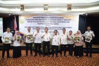 Wakil Wali Kota Banjarmasin, H Arifin Noor membuka sosialisasi pengelolaan Barang Milik Daerah (BMD) Berdasarkan Peraturan Menteri Dalam Negeri No 47 Tahun 2021, yang berlangsung di Ballroom Swiss Bell Banjarmasin. Rabu (8/11). (SuarIndonesia/Humas)