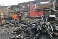 kebakaran  di Jalan Kuripan, Gang I Rt 01, Kelurahan Kuripan, Kecamatan Banjarmasin Timur, sSabtu (11/11/2023). (SuarIndonesia/YI).