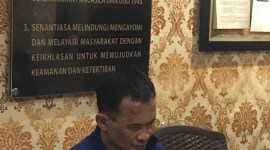 Agus alias Amang Genio (50), yang ditangkap  warga Jalan Sultan Adam Banjarmasin Utara, melakukan aksi pencurian helm, Sabtu (11/11/2023) malam, hinga kini dalam proses hukum. (SuarIndonesia/DO)