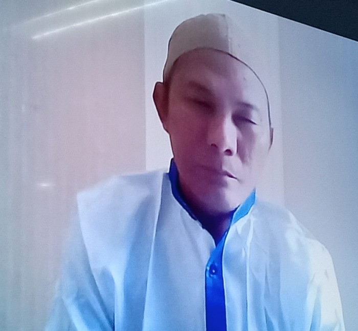 Mulyadi, kini duduk 