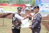 PJ. Bupati Tala, Syamsir Rahman dan Komandan Lanal Banjarmasin Kolonel Laut (P) Agus Setiyawan, S.H. (Suaridoenesia/Humas TNI-AL)