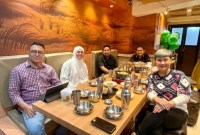 diskusi Hj. Ananda bersama Muhammad Syaripuddin (Bang Dhin) Wakil Ketua DPRD Provinsi Kalimantan Selatan. (SuarIndonesia/HM)