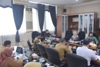 Rapat Dengar Pendapat (RDP) dengan beberapa dinas terkait salah satunya dengan Dinas Pekerjaan Umum dan Penataan Ruang (PUPR) Provinsi Kalsel, pada Senin (13/11/2023). (SuarIndonesia/Humas)