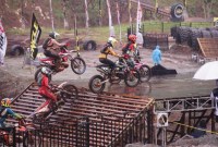 Ajang Internasional Uncle Hard Enduro 2023 yang digelar di Kiram Park Kabupaten Banjar, berakhir Minggu (19/11/2023) sore. Teodor Kabakchiev Smilenov  juara kelas enduro. (SuarIndonesia/RW)