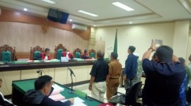 saksi didesak Ketua majelis Hakim Suwandi di Pengadilan Tindak Pidana Korupsi, Senin (20/11/2023). (SuarIndonesia/HD)