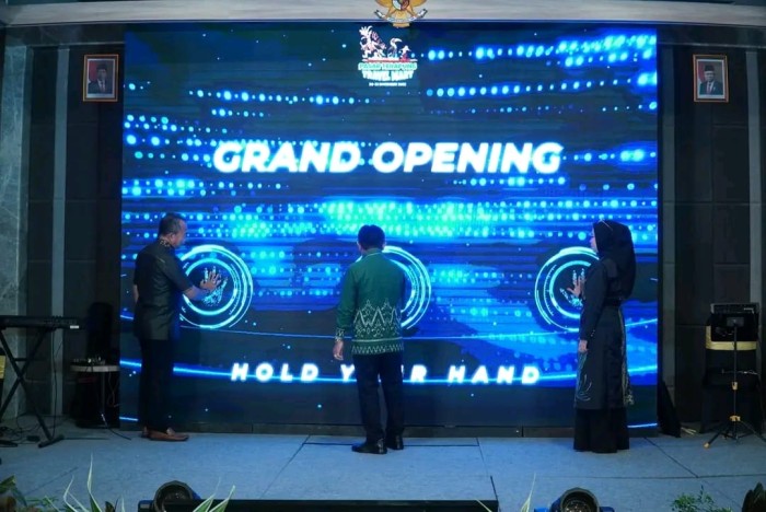 Kegiatan Pasar Terapung Travel Mart 2023 resmi dibuka oleh Wakil Walikota Banjarmasin, H Arifin Noor bertempat di Hotel Harper Banjarmasin, 20/11/2023) malam. (SuarIndonesia/SU)