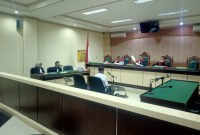 Hamdani selaku Kepala Bidang (Kabid) Pendidikan Dasar pada Dinas Pendidikan Kabupaten Hulu Sungai Utara (HSU), kini duduk di kursi terdakwa di Pengadilan Tindak Pidana Korupsi Banjarmasin, Rabu (22/11/2023). (SuarIndonesia/HD)