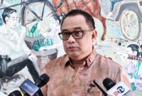 Koordinator Staf Khusus Presiden Ari Dwipayana memberikan keterangan di Jakarta, Kamis (23/11/2023). (ANTARA/Rangga Pandu)