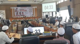 51 peserta dari berbagai pondok pesantren di Kalsel mengikuti lomba pembacaan kitab kuning Fathul Muin. digedung Sekretariat DPRD Kalsel. Kamis (30/11/2023)/ (SuarIndonesia/HM)