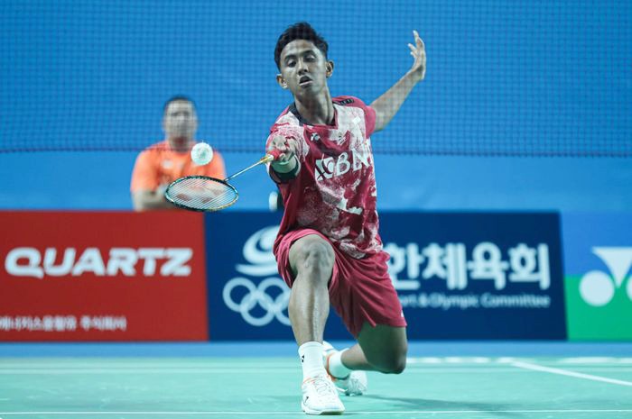 Alwi Farhan berhasil tembus babak utama. (PBSI)
