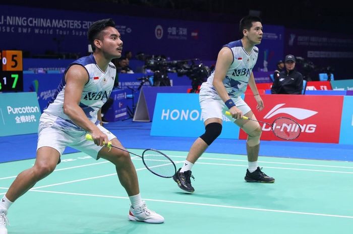Ganda putra Indonesia, Pramudya Kusumawardana/Yeremia Erich Yoche Yacob Rambitan berhasil mengalahkan Rasmus Kjaer/Frederik Soogard (Denmark) dengan skor 21-18, 21-16 di Shenzhen Bay Gymnasium, Shenzhen, China, Kamis (23/11/2023) dan berlanjut ke delapan besar. (PBSI)
