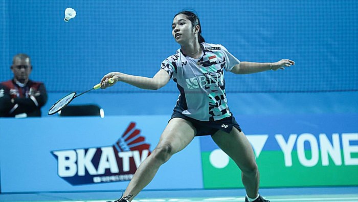 Ester Nurumi Tri Wardoyo kalahkan Pornpicha Choeikeewong dengan skor ketat 21-19, 21-19 dan lolos ke semifinal Korea Masters 2023. (PP PBSI)