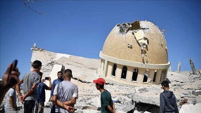 MASJID di Khan Younis ambruk dibombardir Israel. (AP Photo/Yousef Masoud)
