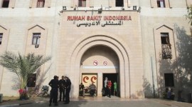 
Rumah Sakit Indonesia satu-satunya harapan bagi warga di Gaza utara kian kritis karena bertahan dengan satu generator. (AFP/Bashar Taleb)
