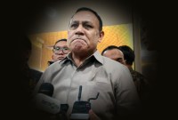 Tersangka dugaan pemerasan eks Mentan SYL, Firli Bahuri bungkam usai menjalani pemeriksaan oleh penyidik Polda Metro Jaya di Gedung Bareskrim Polri, Jakarta Selatan, Rabu (27/12/2023) malam. [tvOnenews/Rizki A]