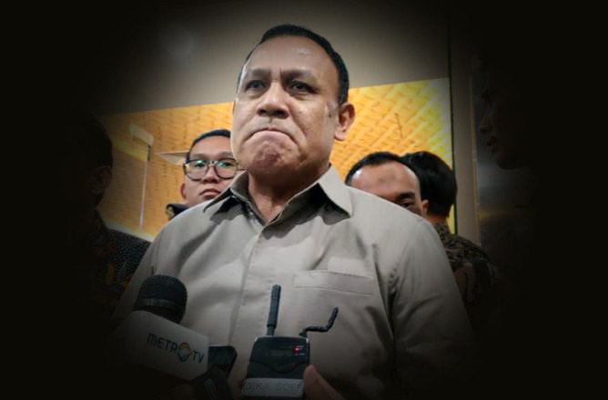 Tersangka dugaan pemerasan eks Mentan SYL, Firli Bahuri bungkam usai menjalani pemeriksaan oleh penyidik Polda Metro Jaya di Gedung Bareskrim Polri, Jakarta Selatan, Rabu (27/12/2023) malam. [tvOnenews/Rizki A]