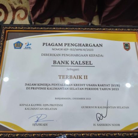 Bank Kalsel Syariah Didapuk Pemenang Kategori Pembiayaan Daerah Terbaik Pada Anugerah Syariah Republika 2023 (2)