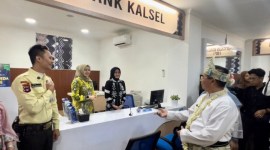 Bank Kalsel membuka layanan di Mall Pelayanan Publik (MPP) di Lantai Dasar Kawasan Mitra Plaza, Kota Banjarmasin, Provinsi Kalimantan Selatan (Kalsel). Humas Bank Kalsel