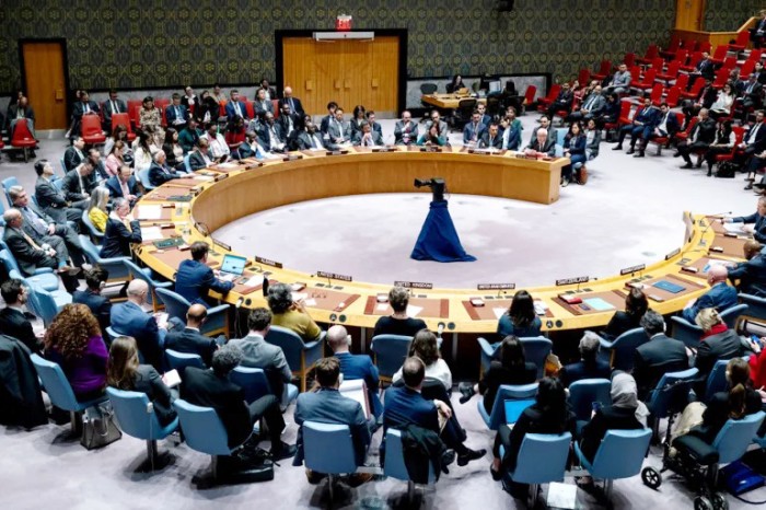 Rapat DK PBB beberapa kali menunda voting resolusi ini karena perdebatan yang alot di antara anggota. [AP Photo/Craig Ruttle]