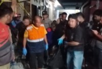 Seorang pria bernama Thio Jauw Tjoen alias Acun (50), ditemukan kondisi tak bernyawa  di dalam kamar mandi saat berada di rumahnya, Jum'at (1/12/2023), dinihari 00.30 WITA. (SuarIndonesia/DI)