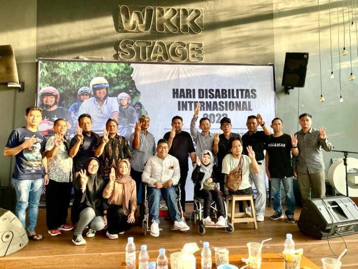 Perkumpulan Penyandang Disabilitas Indonesia (PPDI) Provinsi Kalimantan Selatan menyampaikan deklarasi dukungan kepada Calon Presiden dan Calon Wakil Presiden Ganjar Pranowo dan Mahfud MD, pada Minggu (3/12/2023). (SuarIndonesia/Humas
