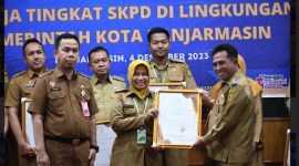 Penerima Penghargaan atas capaian kinerja dan kualitas laporan kinerja perangkat daerah di lingkungan Pemerintah Kota Banjarmasin tahun 2022/ (SuarIndonesia/Humas)