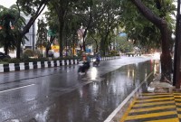 Genangan air akibat hujan deras di Jalan Lambung Mangkurat (SuarIndonesia/Repro)