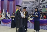 Wisuda XLVI dan Pascasarjana XIX 2023 ini berlangsung di Gedung Sultan Suriansyah Banjarmasin. Rabu (13/12/2023) (SuarIndonesia/HM)