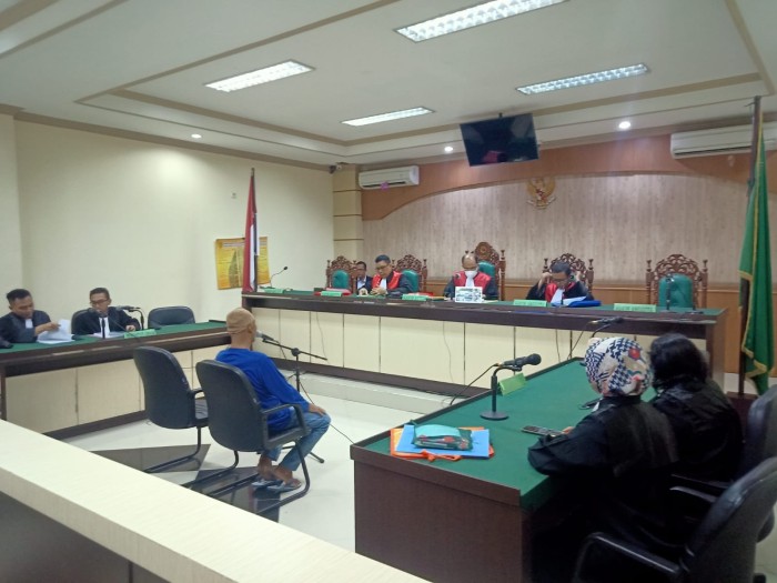 Terdakwa Mulyadi yang terlibat jula beli sapi gaduhan di Kabupaten Hulu Sungai Selatan (HSS), dituntut lima tahun penjara. (SuarIndonesia/HD)