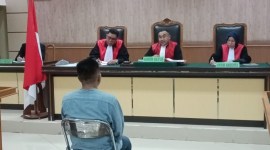 Terdakwa Ridlan Mahfud Abdullah, diadili di Pengadilan Tindak Pidana Korupsi (Tipikor) Banjarmasin (SuarIndonesia/HD)