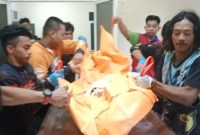 juru pakir bernama James Damanik (53), ditemukan tak bernyawa di Jalan Taluk Kelayan RT 2,  tepatnya di rumah bedakan Banjarmasin Selatan, Rabu (20/12/2023). (SuarIndonesia/DO)