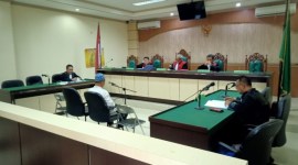 Terdakwa Rahmat Hidayat merupakan ASN (Aparatur Sipil Negara) aktif yang mejabat sebagai pengawas Sekolah Dasar (SD) di Kecamatan Candi Laras Utara, Kabupaten Tapin, tersangkut penggunaan dana BOS (Bantuan Operasional Sekolah), dituntut 15 bulan penjara.. (SuarIndonesia/HD)