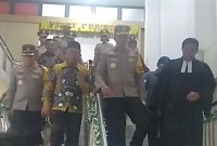 Kapolda Kalsel. Irjen Pol Winarto bersama Forkopimda di Malam Natal ke sejumlah gereja, Minggu (24/12/2023) malam.(SuarIndonesia/ZI)