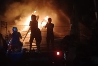 Tempat penyimpanan spare part mobil di Jalan A Yani Km 1 Banjarmasin Tengah yakni milik Prima Motor's Variasu Mobil Spare Part, diamuk api, Kamis (28/12/2023) malam, sekitar pukul 20. 45 WITA. (SuarIndonesia/DO)