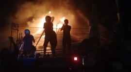 Tempat penyimpanan spare part mobil di Jalan A Yani Km 1 Banjarmasin Tengah yakni milik Prima Motor's Variasu Mobil Spare Part, diamuk api, Kamis (28/12/2023) malam, sekitar pukul 20. 45 WITA. (SuarIndonesia/DO)