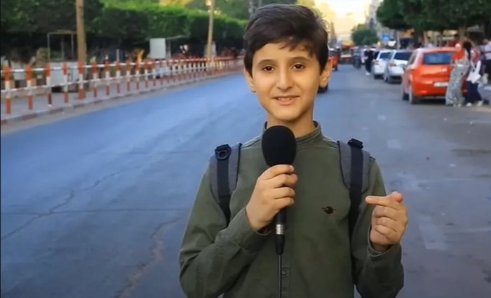 Awni adalah bocah ambisius menurut keluarganya, suka bertanya banyak hal. (@youtube)