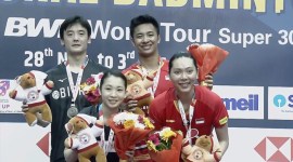 Pasangan ganda campuran Indonesia Dejan Ferdinansyah/Gloria Emanuelle Widjaja tampil sebagai juara di Syed Modi India International 2023, Dejan/Gloria mengalahkan unggulan 5 asal Jepang, Yuki Kaneko/Misaki Matsutomo dengan skor 20-22, 21-19, 25-23, Minggu (3/12/2023). (Capture: SPOTTV)