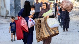 


Pengungsi Palestina melarikan diri ke Rafah, di Gaza selatan, setelah serangan udara Israel. | AFP-JIJI