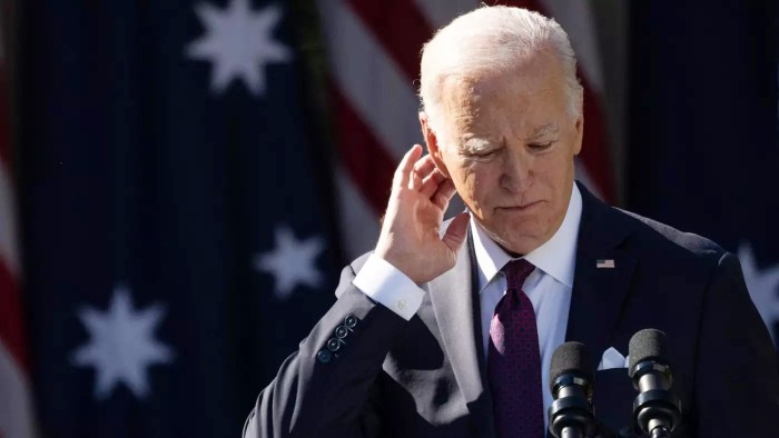 
Presiden AS Joe Biden mendapat kecaman dan ultimatum serius dari pemimpin Muslim di negara bagian AS atas dukungannya soal agresi militer Israel ke Palestina. Ancaman itu bikin Biden pusing terkait peluangnya maju di pemilihan presiden AS 2024. (AFP)