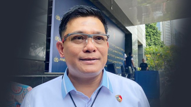 Direktur Reskrimsus Polda Metro Jaya Kombes Ade Safri Simanjuntak mengatakan pihaknya menyambut baik putusan praperadilan yang diajukan Firli Bahuri, Selasa (19/12/2023). (detikCom/Wildan)