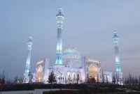 Masjid bergaya Islam klasik merupakan perpaduan sempurna antara unsur Arab, Persia, Asia Tengah, dan Bizantium, berpadu secara harmonis ini terletak di Shali, Rusia. (darcawards.com)