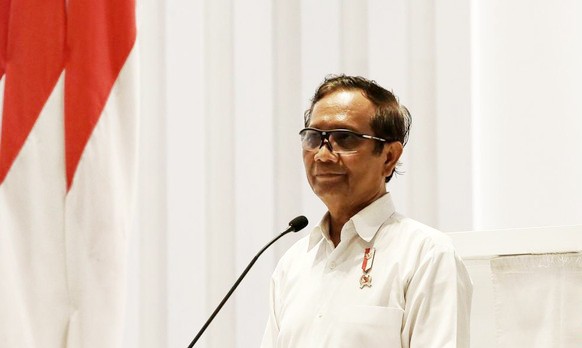 Menko Polhukam Mahfud MD meminta Kemenkeu dan Jusuf Hamka duduk bersama untuk menyepakati jumlah utang yang harus dibayar. (CNNIndonesia/Andry N)
