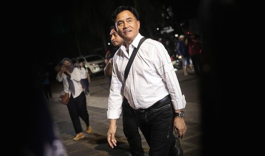 Ahli hukum tata negara Yusril Ihza Mahendra diikutsertakan Firli Bahuri dalam sidang praperadilan penetapan tersangka kasus pemerasan SYL. (CNNIndonesia/Adi Ibrahim)
