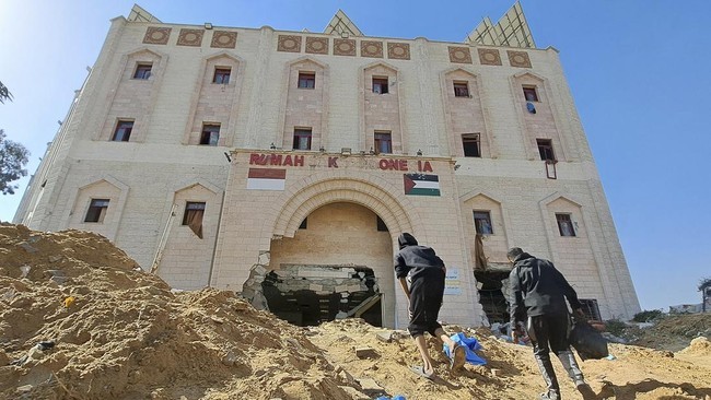 Israel kuasai RS Indonesia di Gaza, diubah jadi markas militer IDF. [AFP/Mohammad Ahmad]