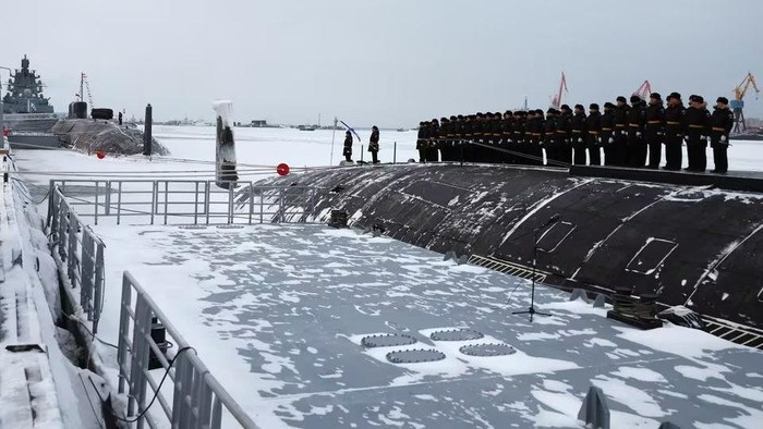Seremoni peresmian kapal selam nuklir terbaru Rusia. (Sputnik/Mikhail Klimentyev/Kremlin via REUTERS Acquire Licensing Rights)