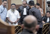 KPK menghentikan pengusutan kasus Lukas Enembe usai mantan gubernur Papua itu meninggal dunia hari ini, Selasa (26/12). [CNNIndonesia/Adhi W]