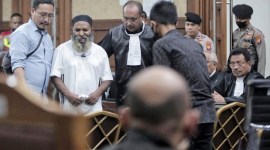 KPK menghentikan pengusutan kasus Lukas Enembe usai mantan gubernur Papua itu meninggal dunia hari ini, Selasa (26/12). [CNNIndonesia/Adhi W]